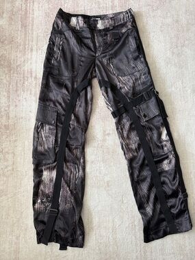 Fashion Nova Patterned Satin Cargo Pants Size M